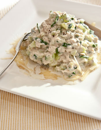 салат с кальмарами и грибами и сыром салат с кальмарами и грибами и сыром