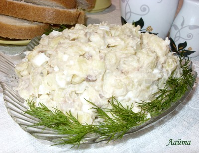 Салат с селедкой, яблочный пирог Салат с селедкой, яблочный пирог