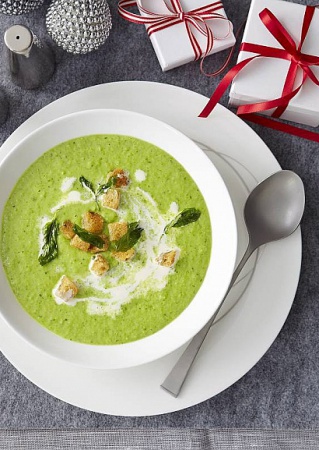 Рецепт нежного супа из горошка и зелени