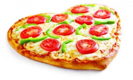 Пицца «Сердце» к 14 февраля с ветчиной, помидорами и сыром. Отличный рецепт ко дню Влюбленных.