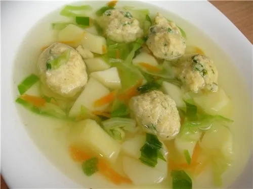 Вкусный суп из курицы с клецками