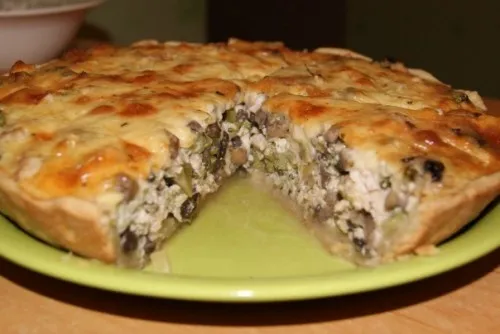 Капустный пирог с мясом и овощами