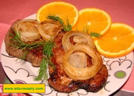 Стейк из свинины с овощами и блинчи
