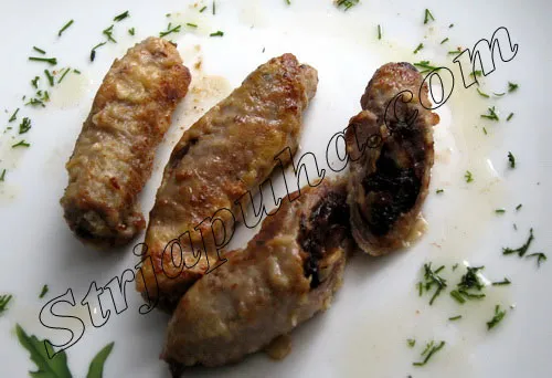 Свиные рулетики с черносливом