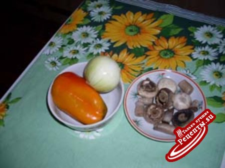 Курица с грибами в остром томатном соусе