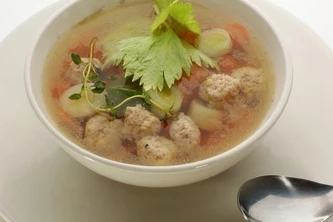 Бульон с куриными шариками