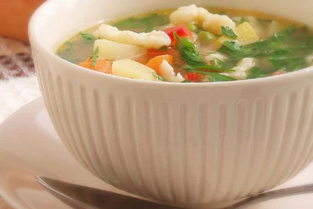 Бульон с рисовыми клецками
