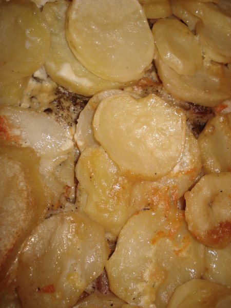 Картофель в сметане запеченный в углях