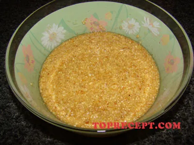 Яблочный десерт с творогом, ягодами и орехами