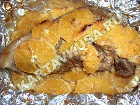 Половинки апельсинов, запечённые с сахаром и политые ликёром