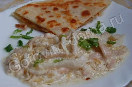 Кальмары в сметане