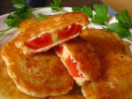 Помидоры, жаренные с креветками