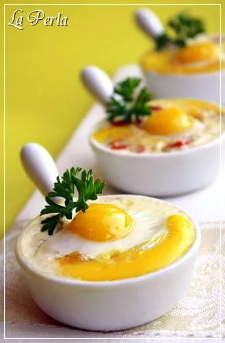 Яйца, запеченные с крабами