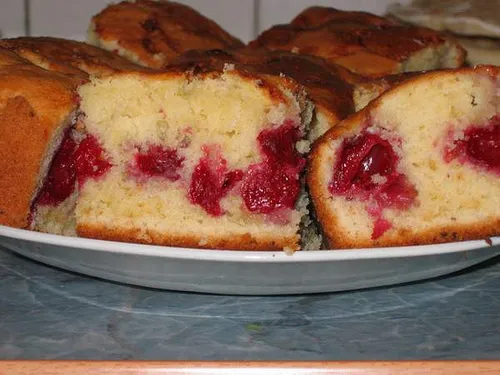 Кекс с вишней
