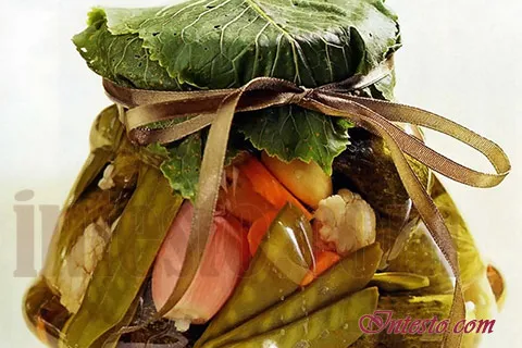 Огурцы, консервированные с овощами