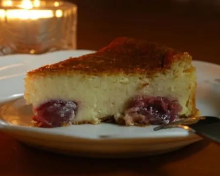 Десерт Романтика – мороженое с фруктами и шоколадом