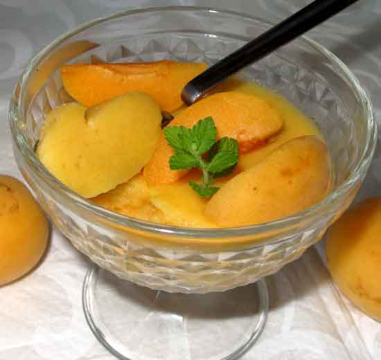 Самбук из свежих абрикосов