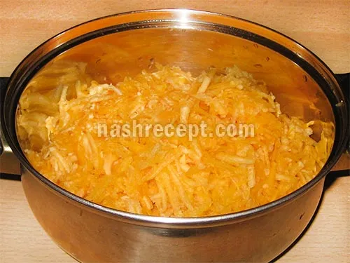 Суп апельсиновый с тыквой и орехами