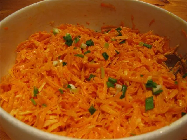 Салат из моркови с сельдереем