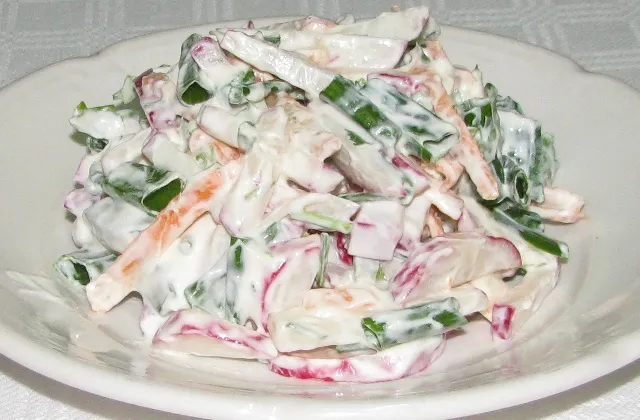 Салат из овощей с оливковым маслом