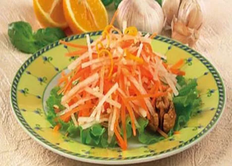 Салат из редьки с грецкими орехами
