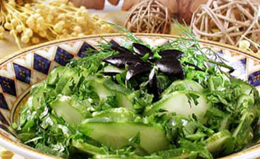 Салат из свежих огурцов (3)