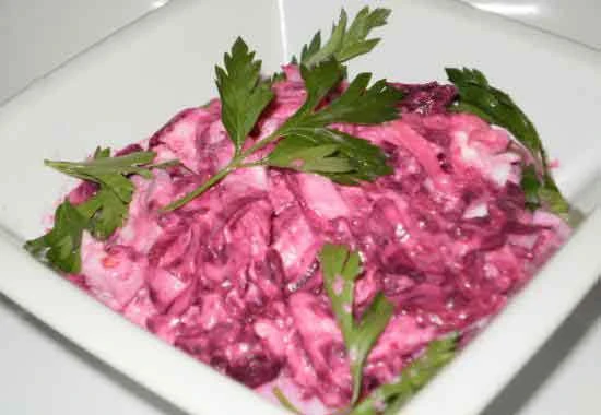 Салат свекольный с сыром