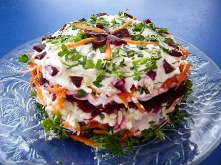 Салат-коктейль со свеклой и редькой