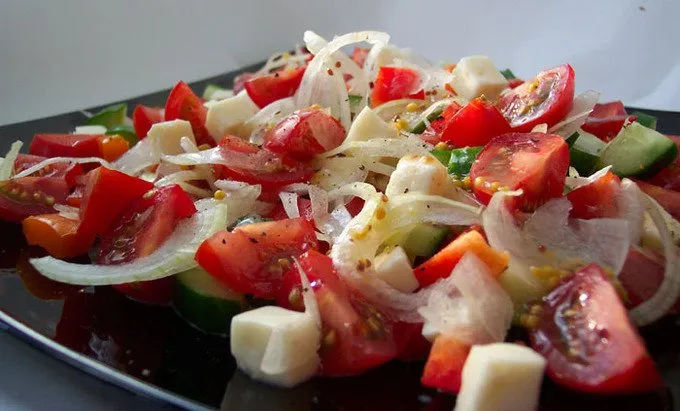 Салат с перцем и грушами