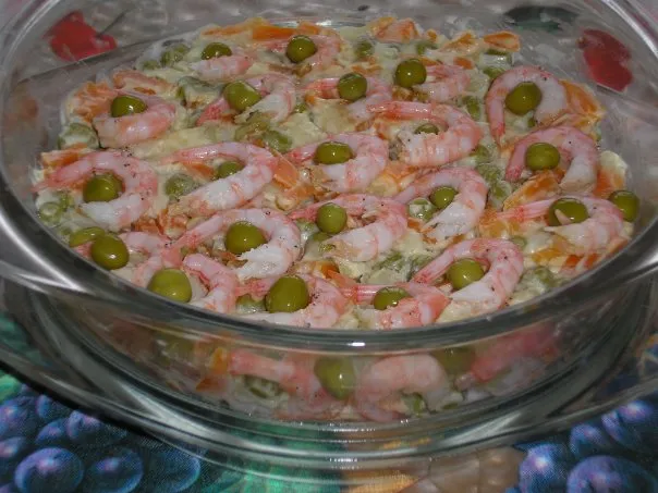 Креветочный салат с жареными шампиньонами