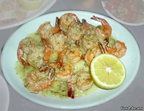 Салат из креветок с шампиньонами и рисом