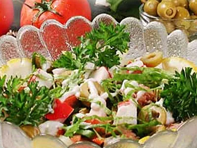 Салат Острова Барба с крабом и припущенным сладким перцем