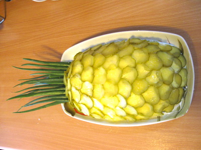 Салат из ананасов