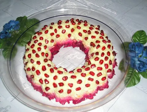 Салат-коктейль с курицей и гранатом