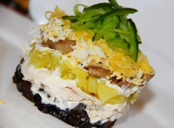 Салат Праздничный с курицей
