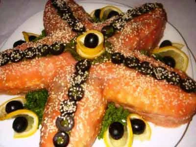 Рыбный салат с лечо, яйцами и помидорами