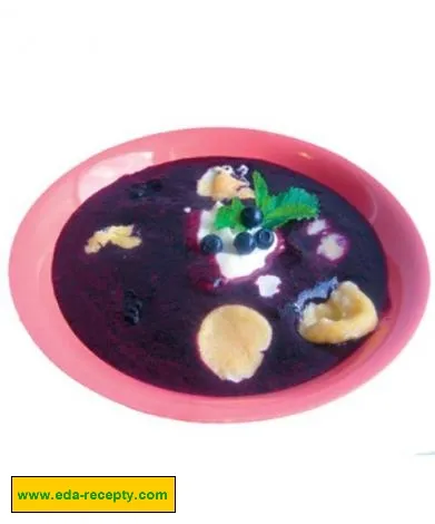 Суп из черники с клецками