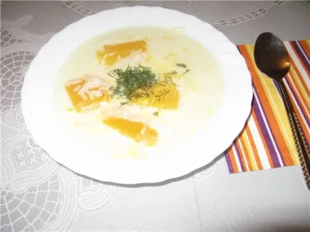 Молочный суп с протёртой тыквой и манкой