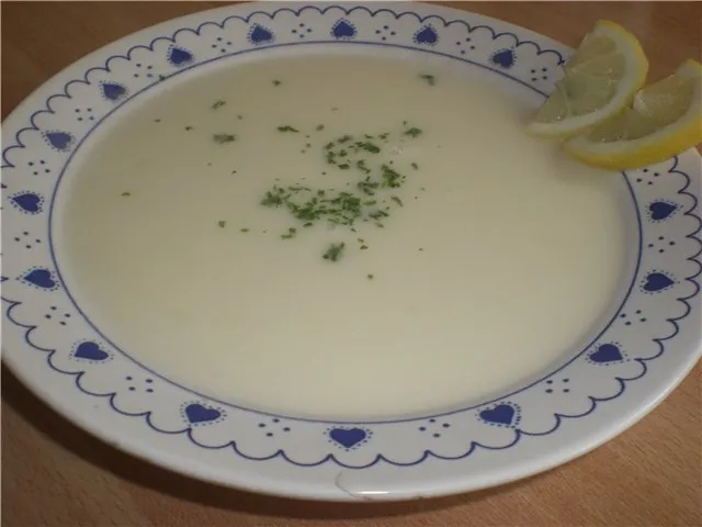 Суп-пюре из консервированной спаржи на курином бульоне