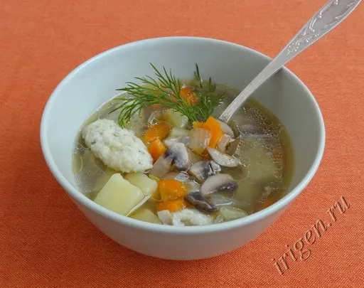 Суп грибной с клецками