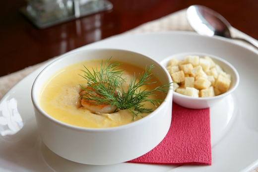 Суп картофельный с лососем