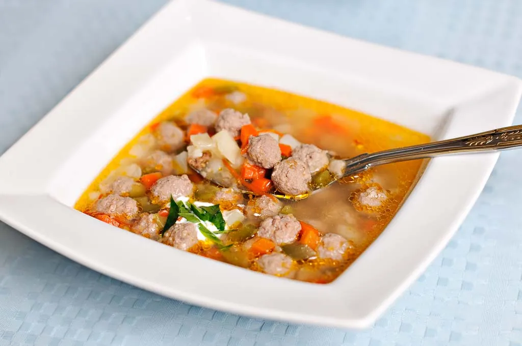 Суп с мясными фрикадельками и тыквой
