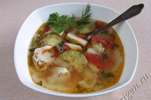 Суп куриный с цуккини
