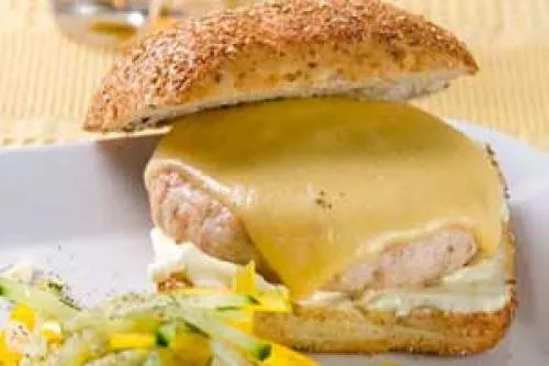 Чикенбургер с индейкой и копченой грудинкой